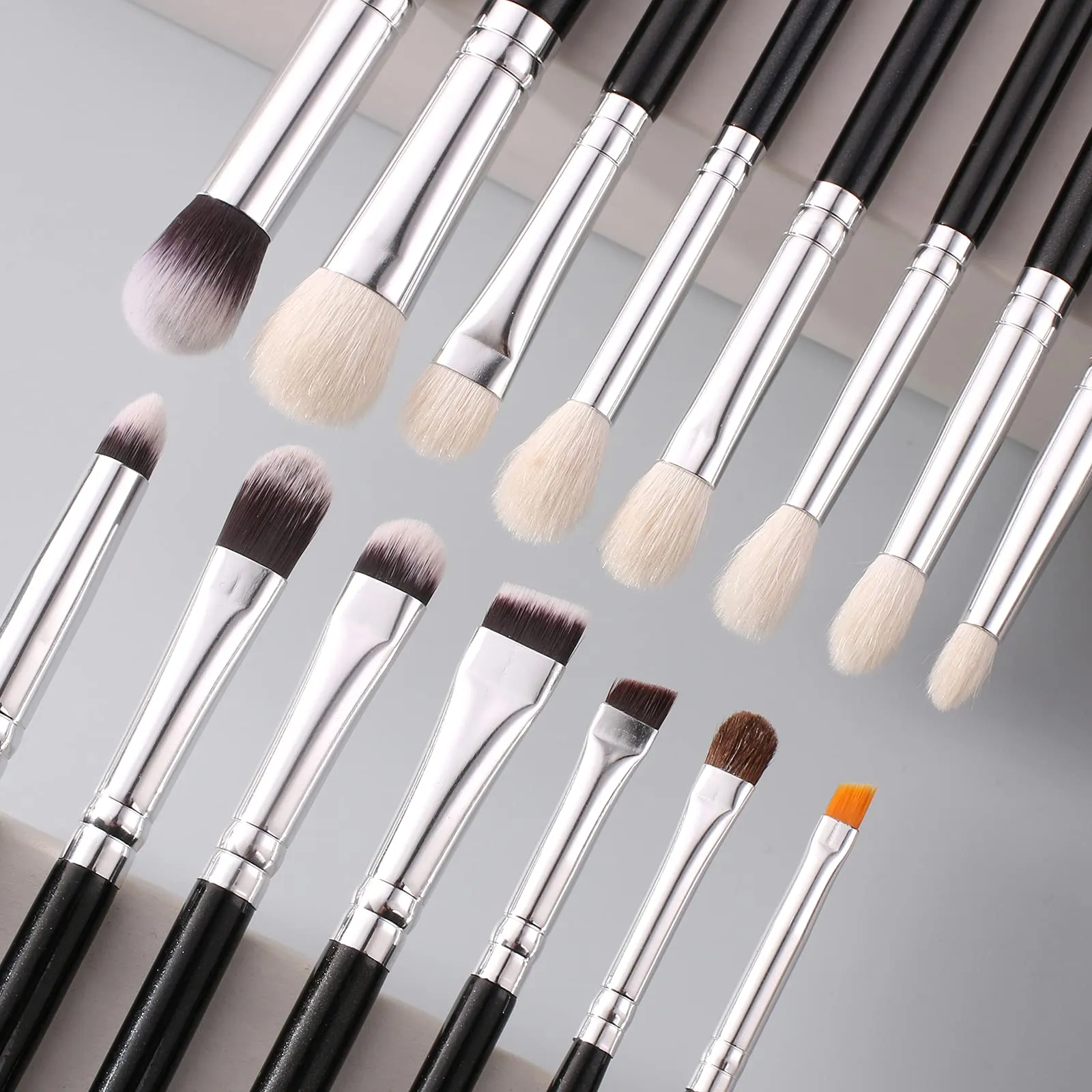 BEILI Professional Eye Makeup Brush Set,15 Pieces Synthetic and Natural Hair Eyeshadow Eyeliner Eyebrow Blending Concealer Make up Brushes (Black/Silver)